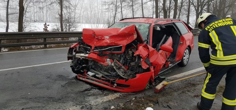 1.2.2017 Verkehrsunfall eingeklemmte Person – B147 Richtung Schalchen
